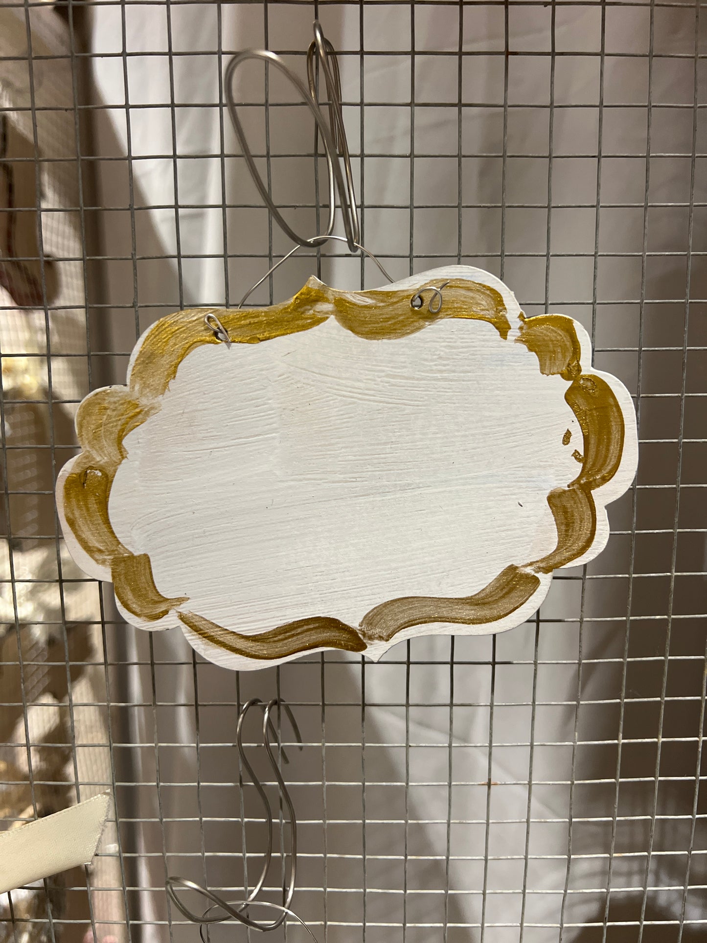 Rounded Crest PlaqueOrnament