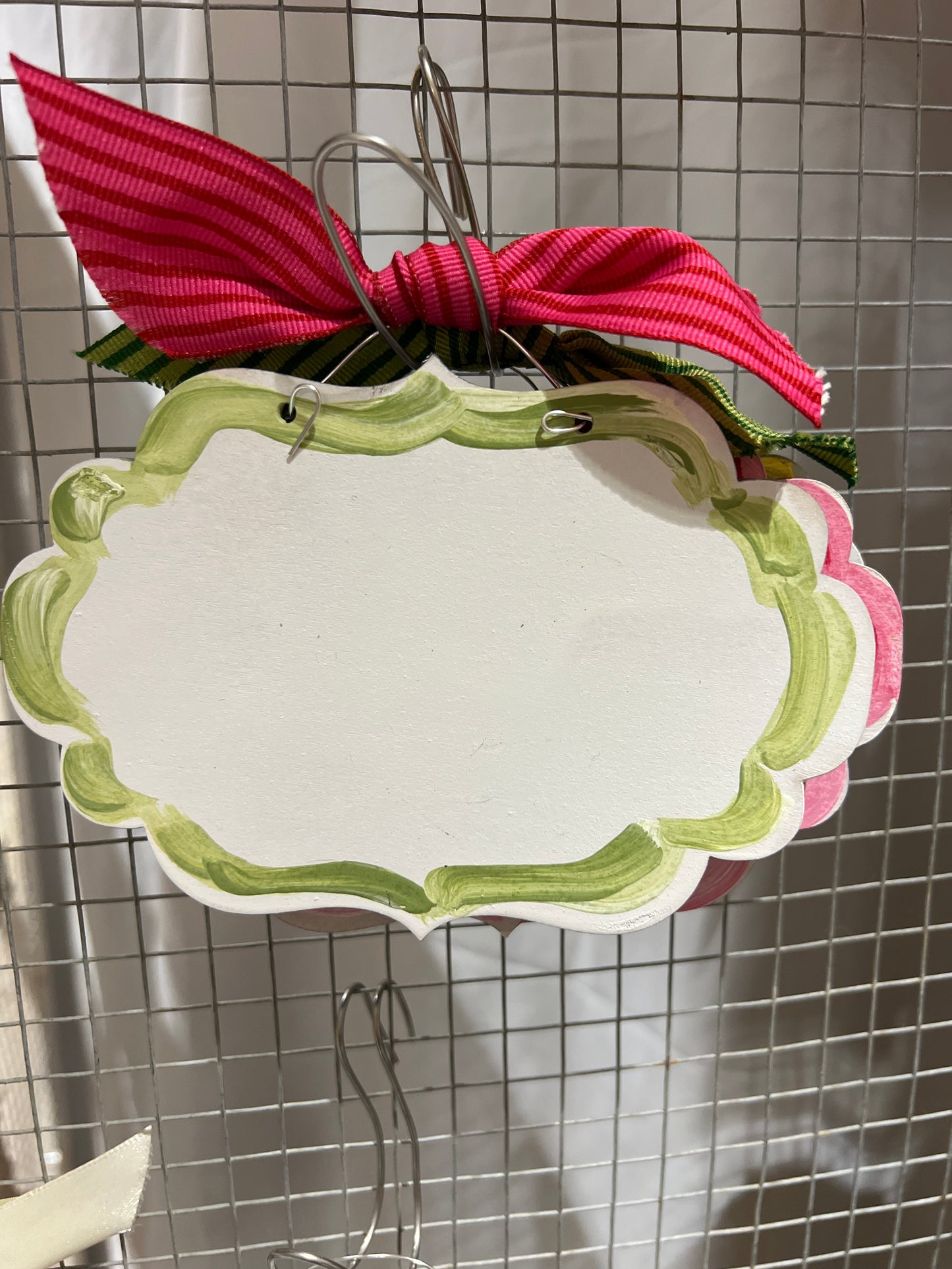 Rounded Crest PlaqueOrnament