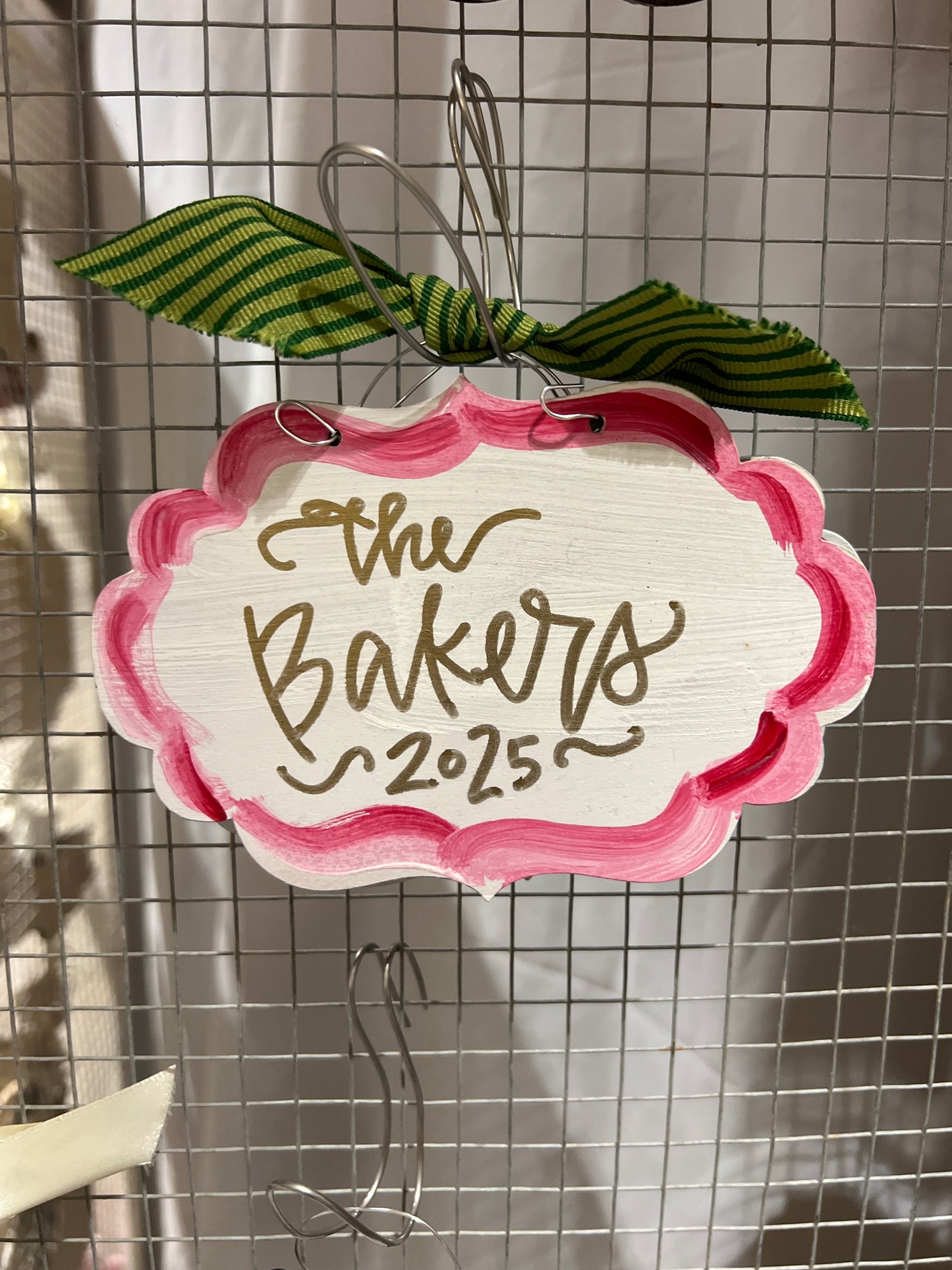 Rounded Crest PlaqueOrnament